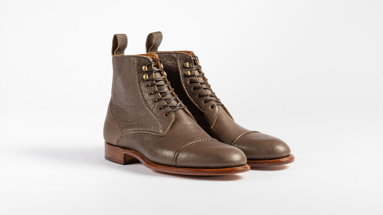 Barrack 'Stanley' WWII boot in Grey Horween Veg Tan Bison