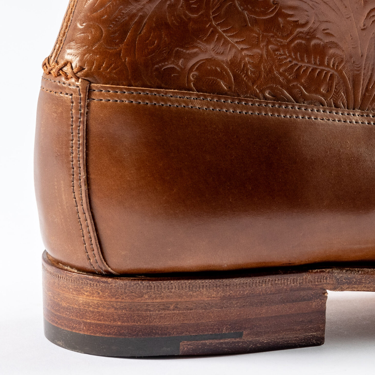 Closeup of backstrip on Daneville 'Komrade' WWI Boot in Bourbon Floral Horween Shell Cordovan