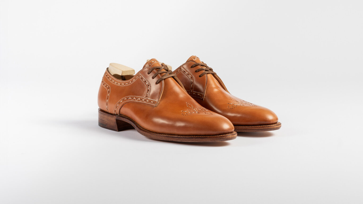 Newport Three Eyelet Gibson in Natural Horween Shell Cordovan